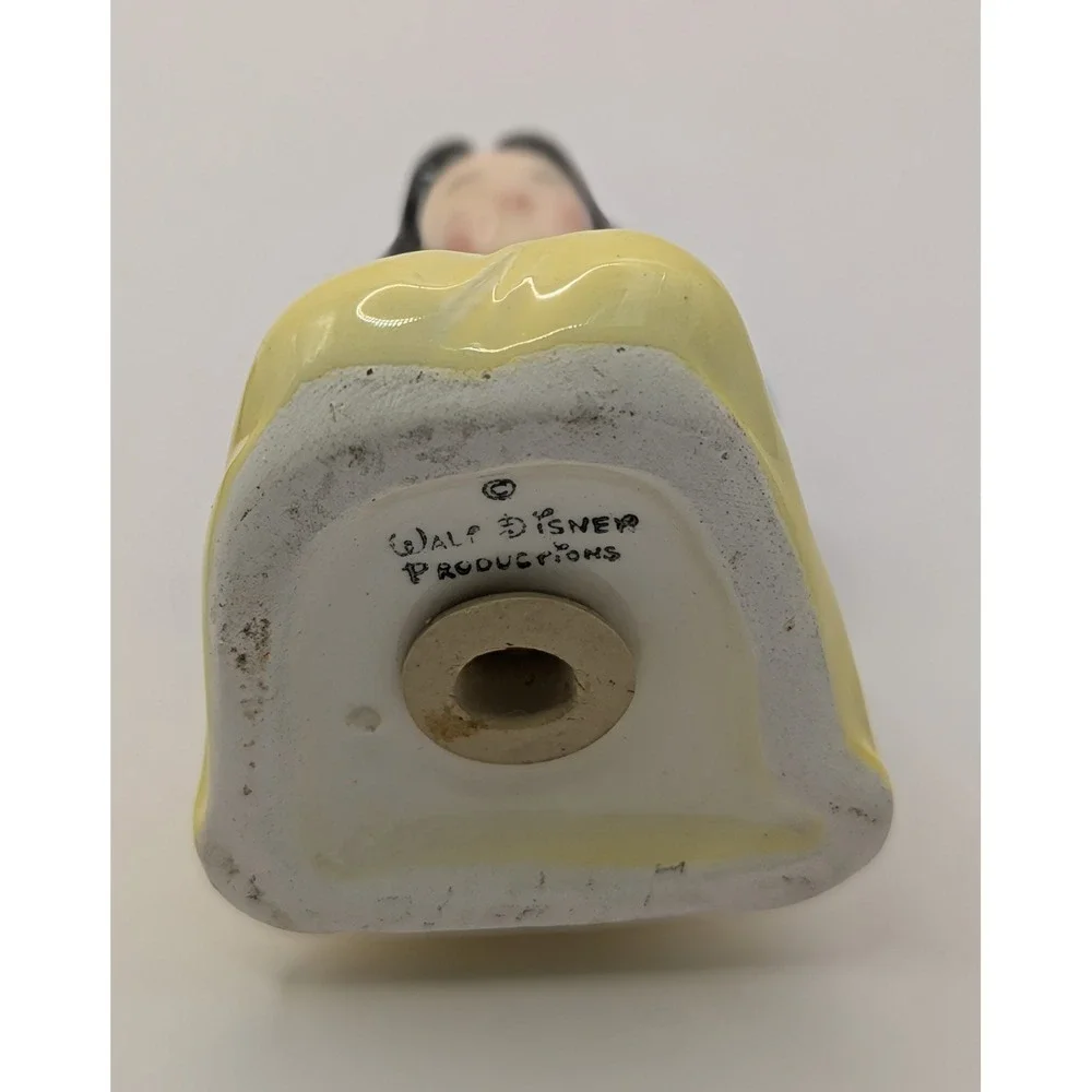 Disney Snow White And Dopey Salt And Pepper Shakers Kneeling